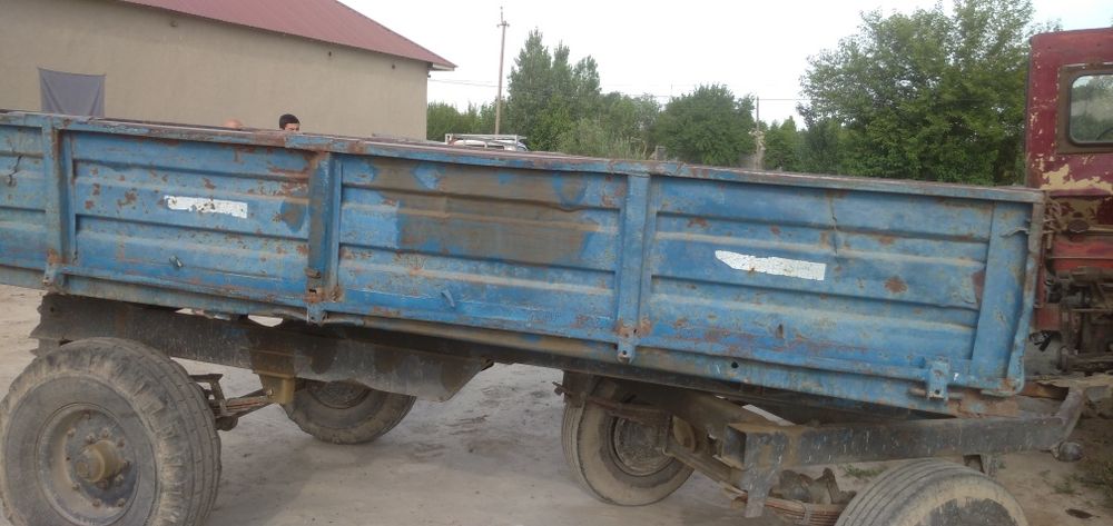 T28 traktor sotiladi