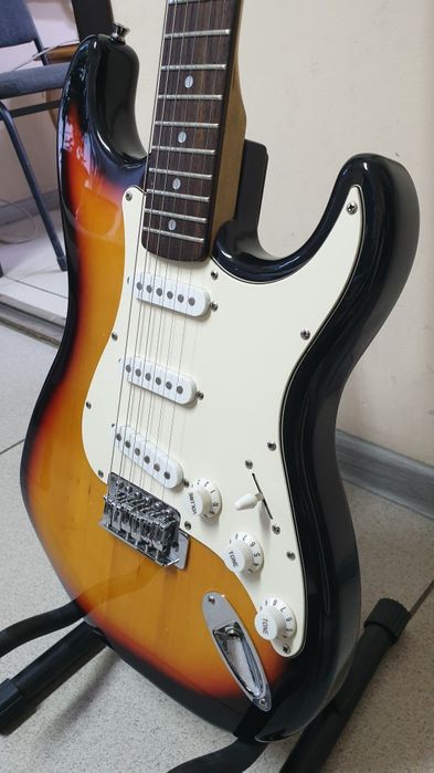 Электрогитара fender