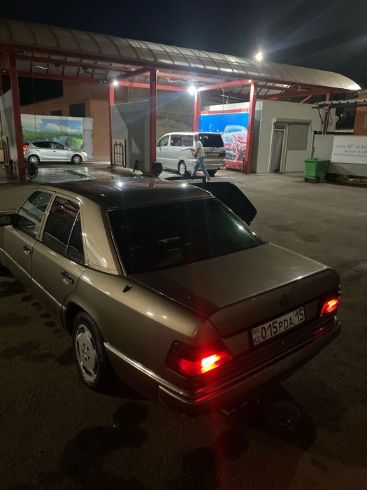 Mercedes-Benz W124