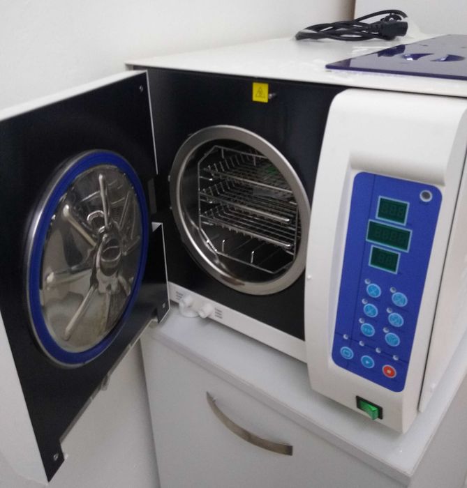 Автоклав 12 литра клас Б YS-12L YESON Steam Sterilizer Стоматологичен Дентален Медицински Отлично Състояние