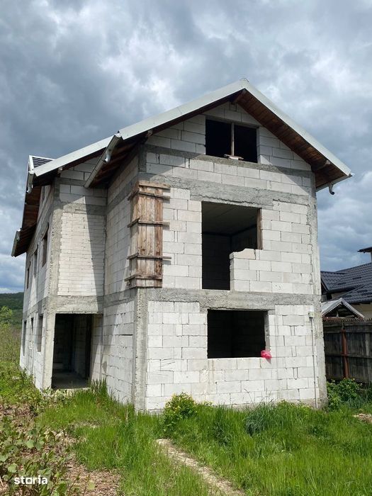 Vând casa Contesti stradala sau schimb cu apartament