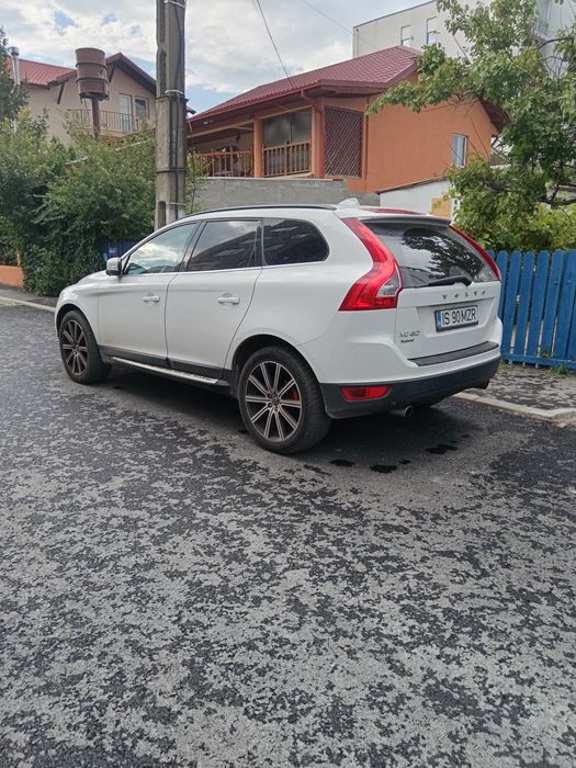VOLVO XC60 2011