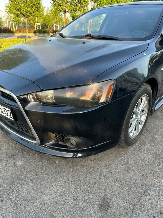 Продам Мицубиси Лансер 10 2013 год автомат