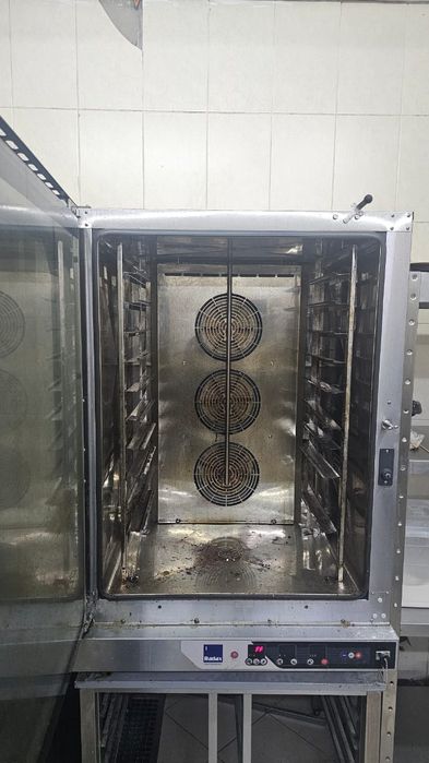 Пароконвенкомат печь