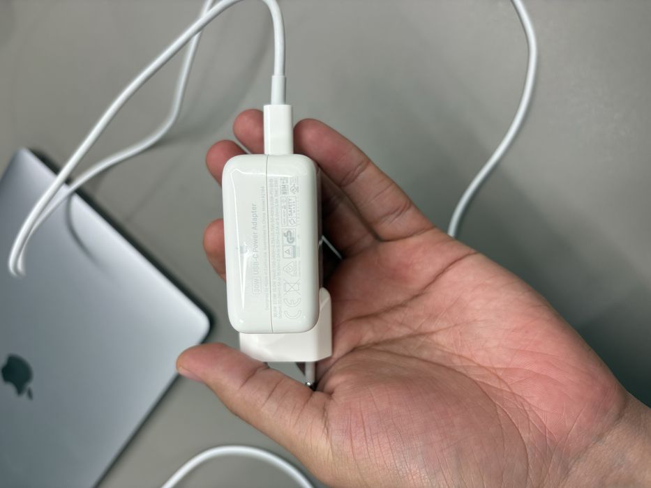 Macbook Air M1 продам