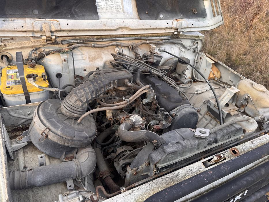 Dezmembrez Suzuki Samurai