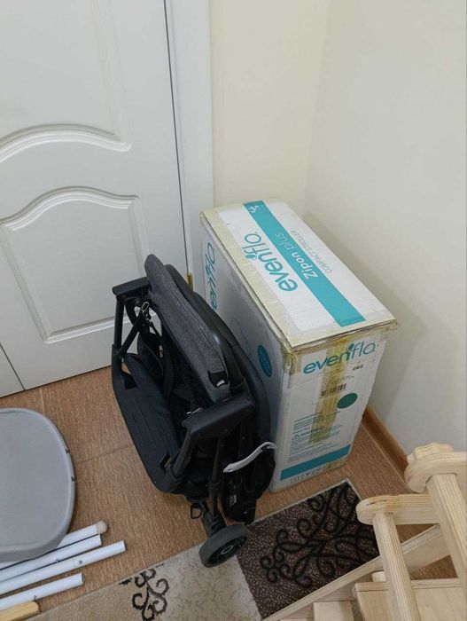 Детская коляска EVENFLO Б/У с коробкой, среднее состояние,складываемая