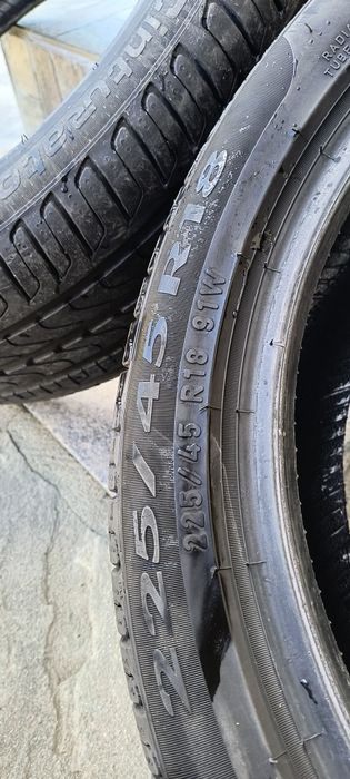 Vând Anvelope  Pirelli 225/45R18 91W - vară