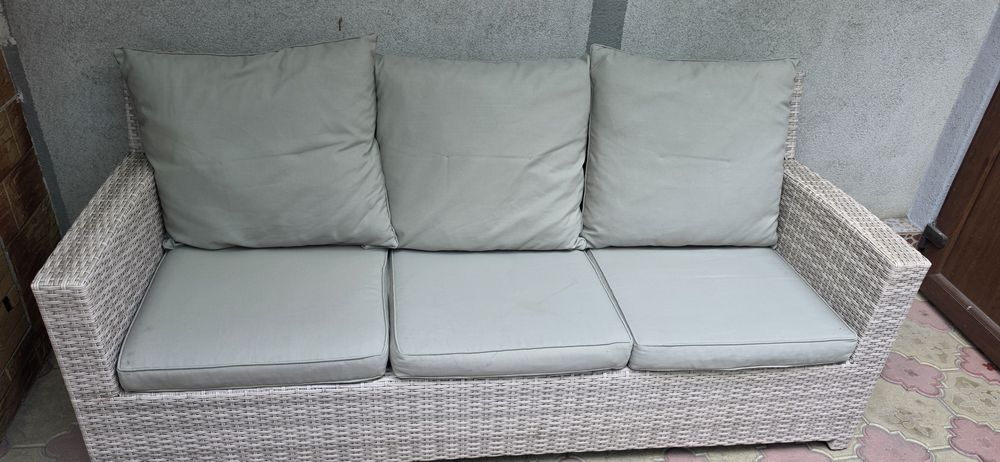 Vand canapea de gradina
