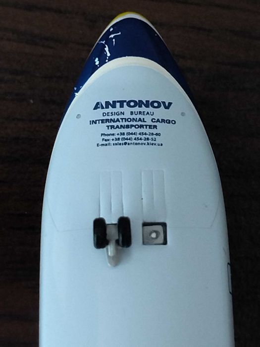 Продавам лот колекция самолети,метални