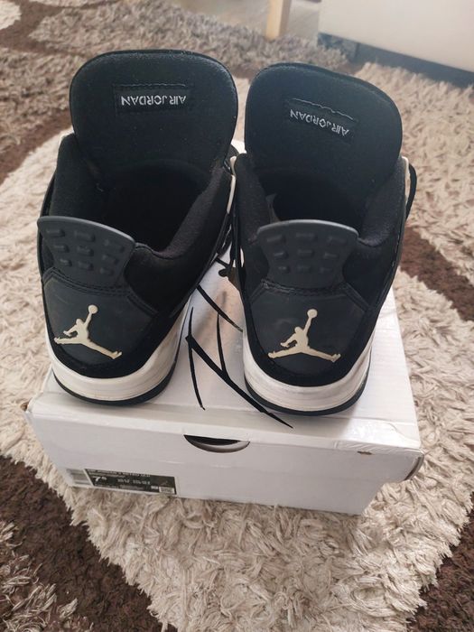 Nike jordan 4 retro