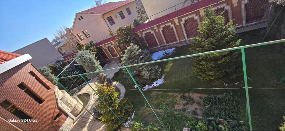 Дом  кафе Тараканчик / Ялангач  12 соток