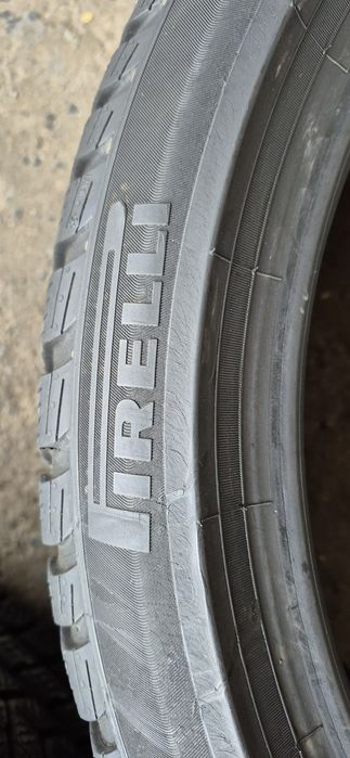 4 anvelope iarna Pirelli,fata 255/40/20,spate 285/35/20.Pretul este pe bucata.