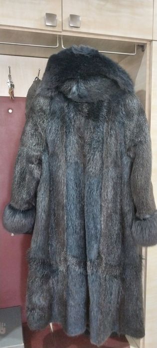 Продам Шубу (нутрия)