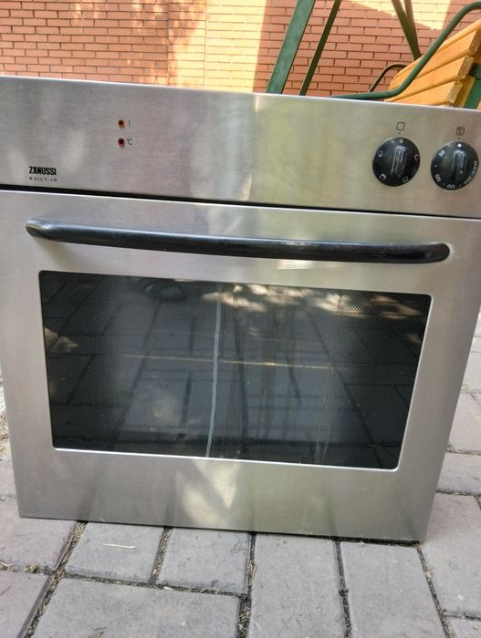 Духовка ZANUSSI продается