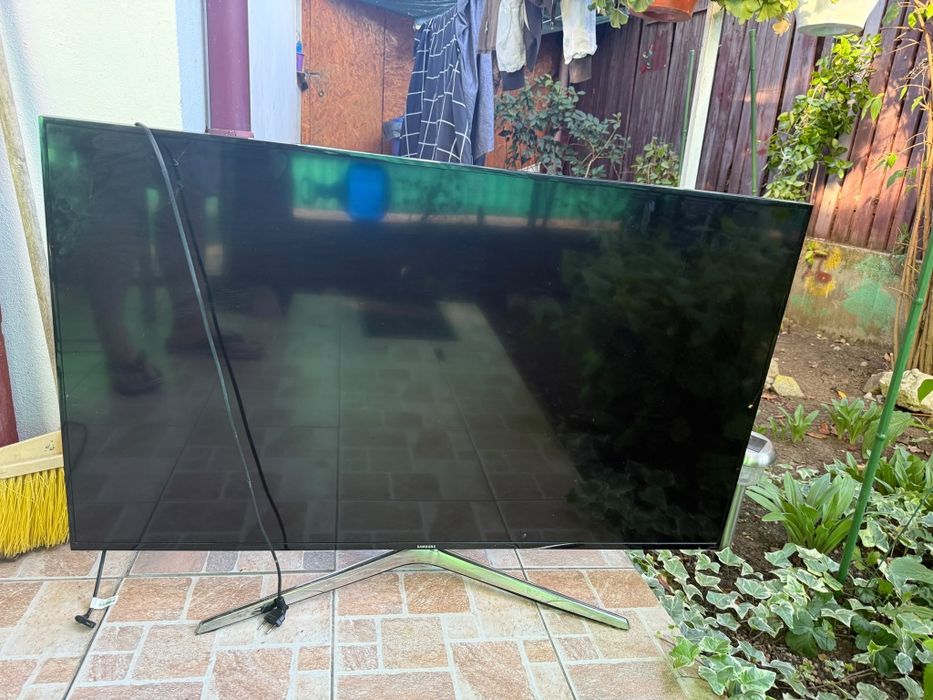 Televizoare Samsung și Phillips