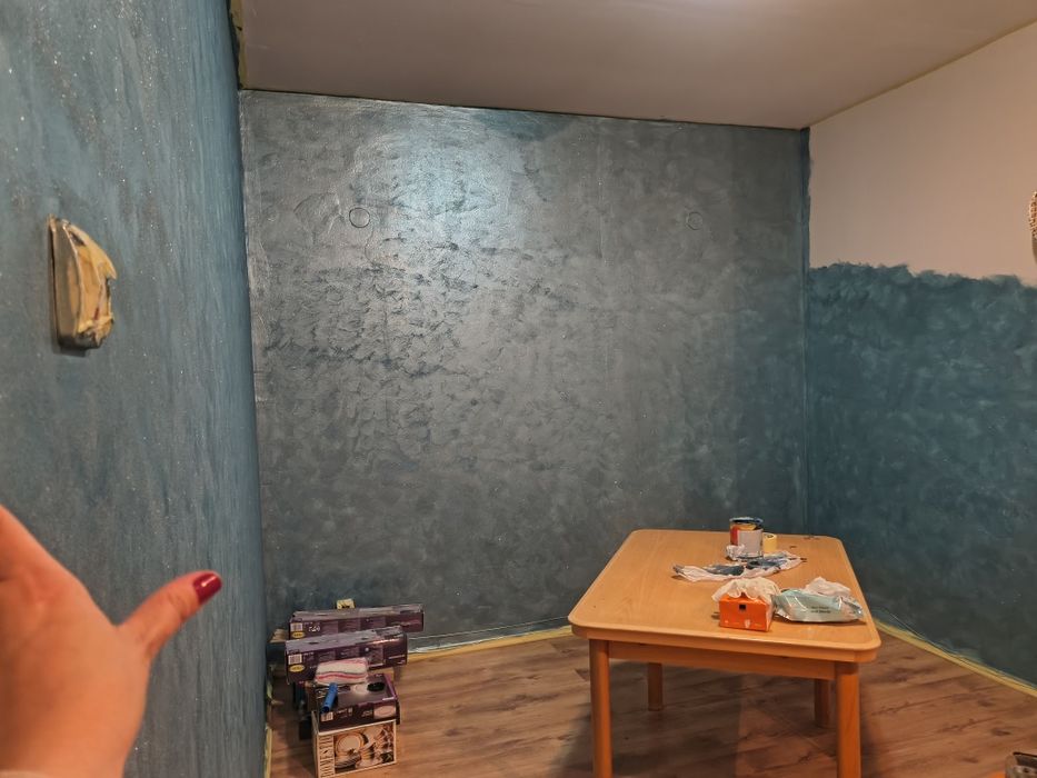 Lucrez la Domiciliu cu Vopsea Decorativa