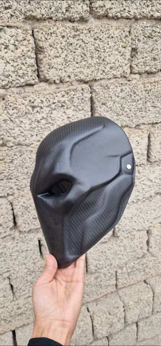 Maska niqob karbon carbon mativiy va glyansivi  iPhone samsung redmi