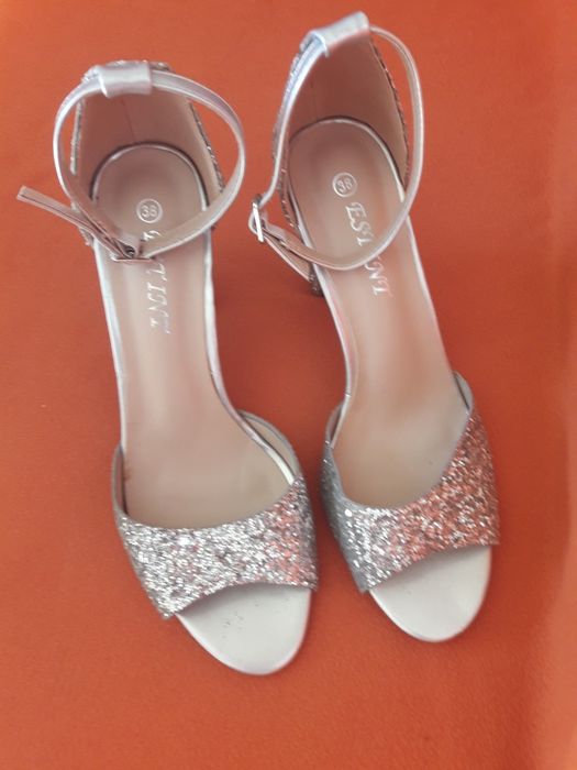 Sandale argintiu