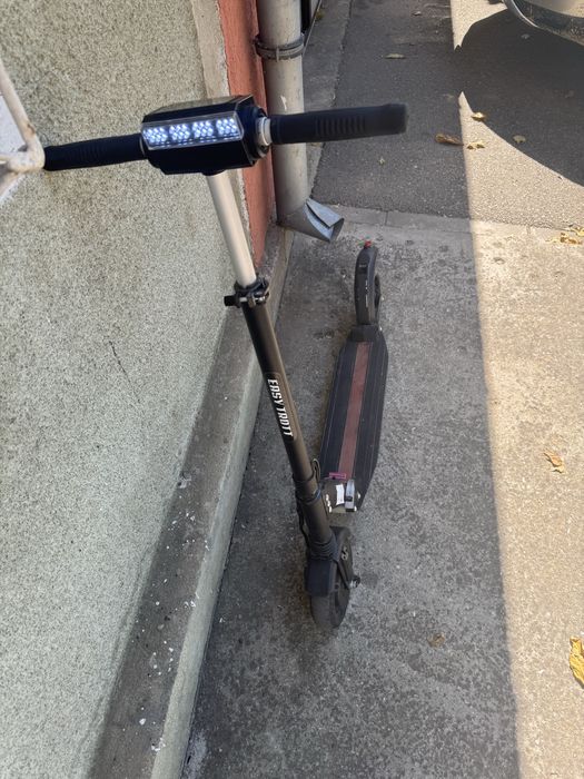 Vand trotineta electrica