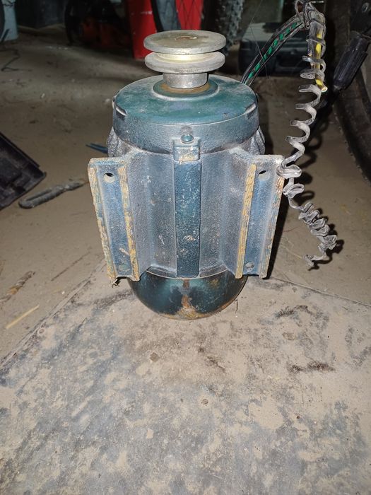 Трех фазный электродвигател