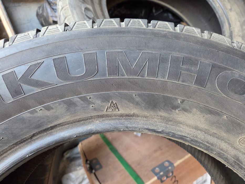 Зимние шины комплект