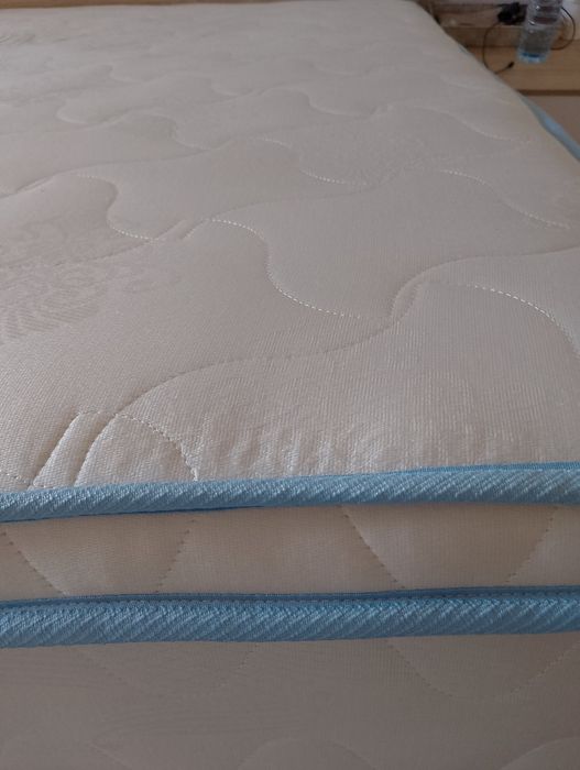 Еднолицев матрак