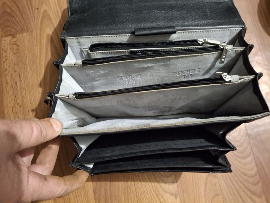 Барсетка кожныная