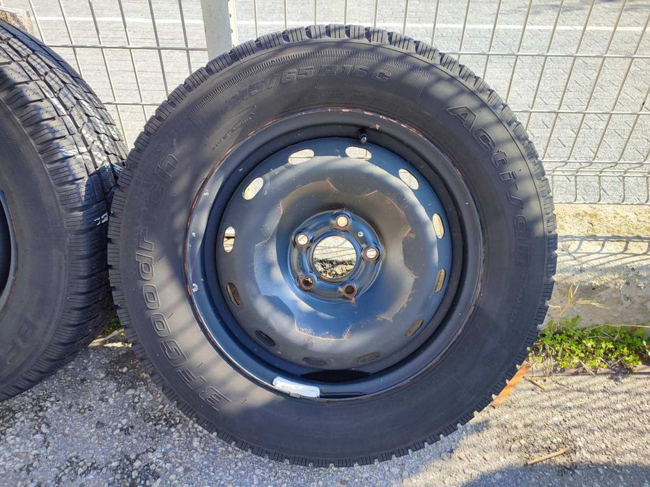 306 - 4бр. Стоманени джанти 16" 5x114,3 с гуми 215/65/16 Renault