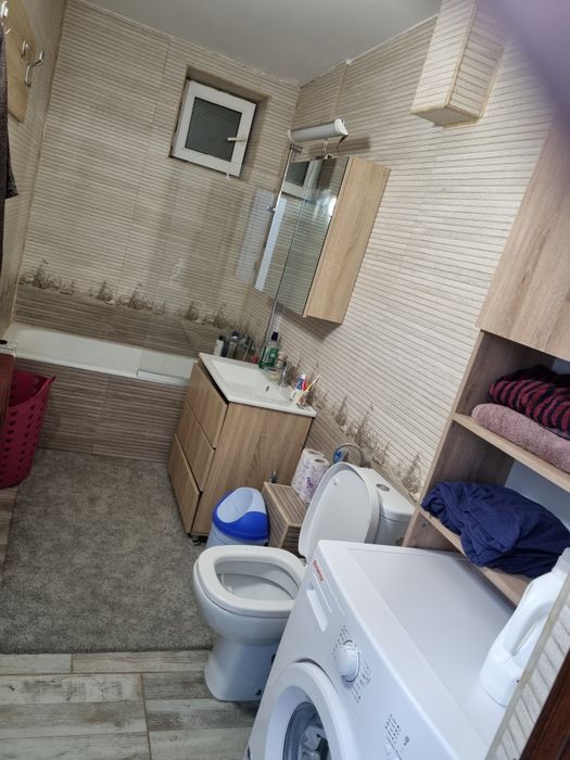 Vand apartament 3 camere E 14 et 4/4