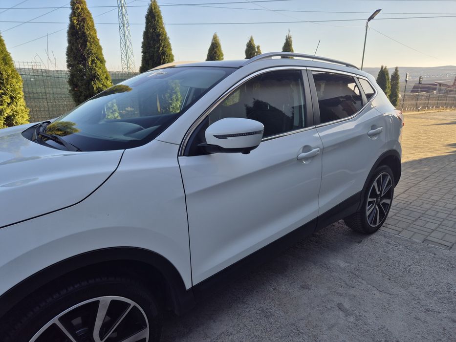 Nissan Qashqai 1.5 full