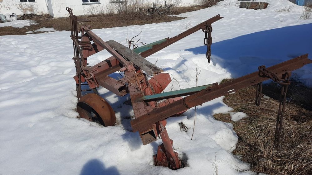 Продам навесной плуг