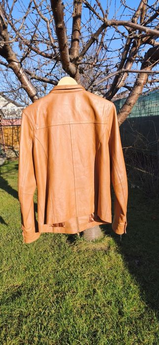Haina noua ,scurta ,din piele naturala mărimea 42-44