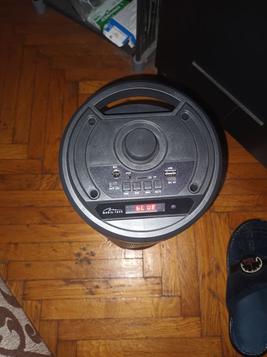 Boxa bluetooth Led cu maner