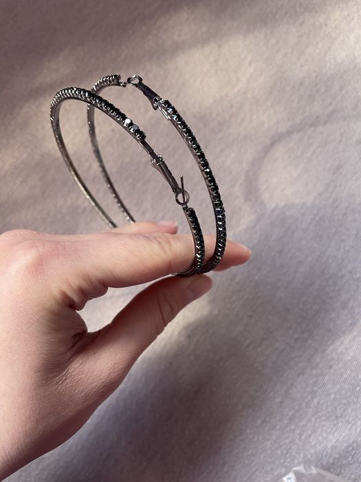 Нови обеци с камъни