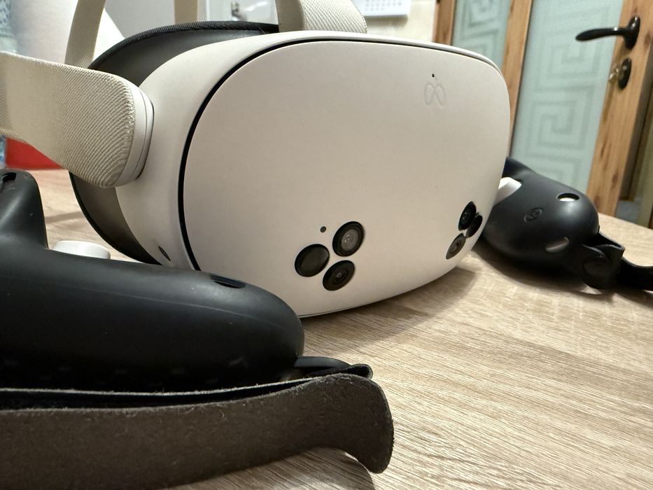 Meta Quest 3S 256 GB cu manete