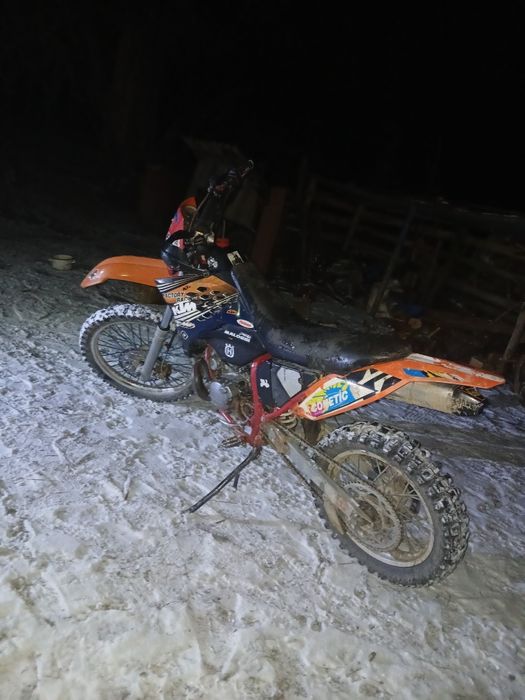 Vând sau schimb cross yamaha 250cc 2t