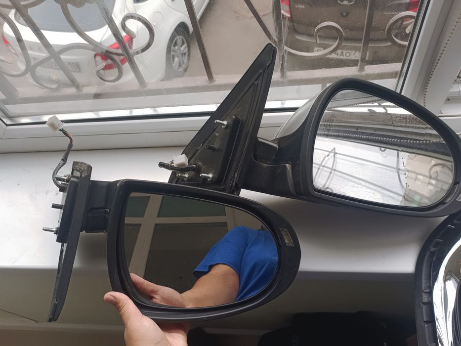 Продам передние зеркала Geely Emgrand X7