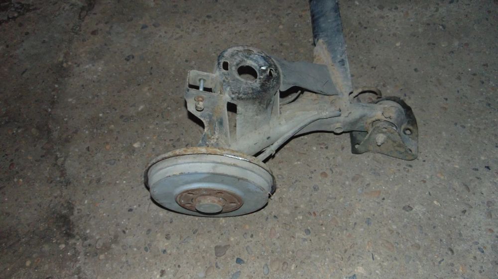 Punte spate pe tamburi-frana Skoda Rapid berlina,1.2 benzina,an 2012-2017