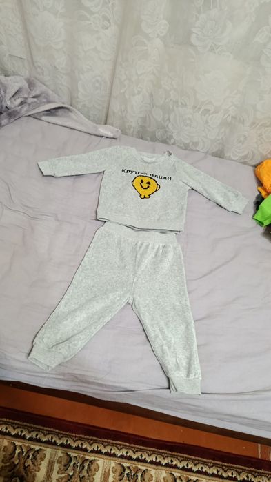 Продаётся детская одежда на мальчика. 9-12 месяцев