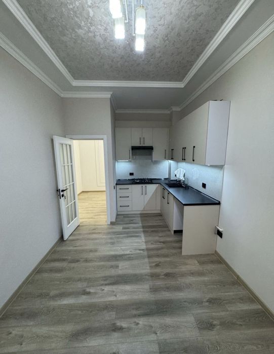 Продается 3х комнатная Рудакий буюк хумо