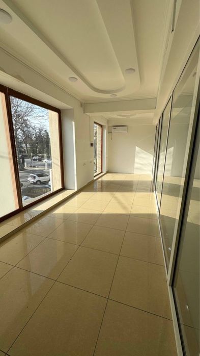 Сдается помещение под салон красоты  либо офис в тц "NURAFSHON"