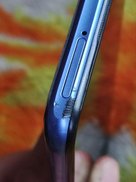 Продам телефон срочно