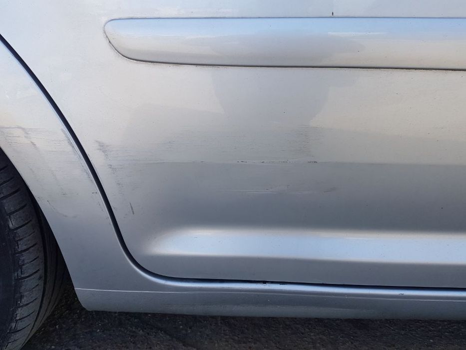 Usa / Portiera Dreapta Spate VW Touran 2003 - 2007 Cod Culoare: LA7W