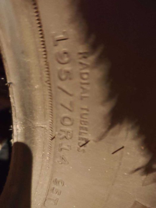 Продам зимнюю резину ARIVO 195/70