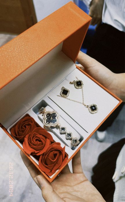 комплект бижутерий