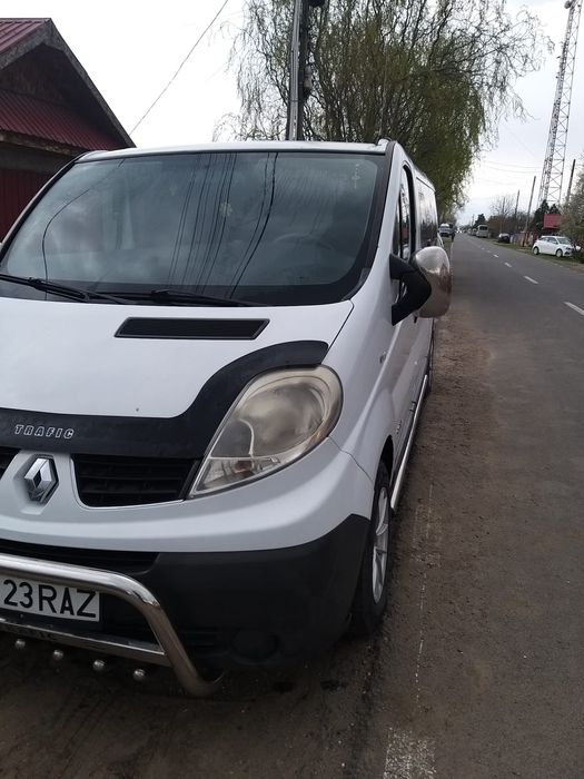 Renault trafic 8+1 long