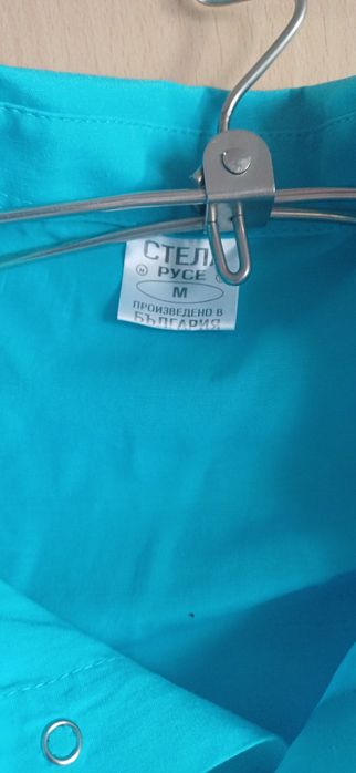 Ученическа умиформа за училище " Отец Паисий" Русе риза и блуза.