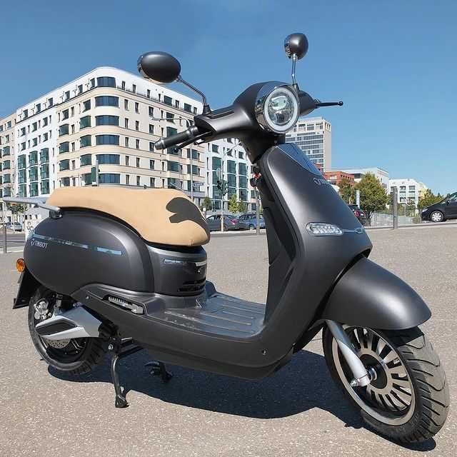 Scuter electric DEMO Tinbot F8, autonomie 120 km