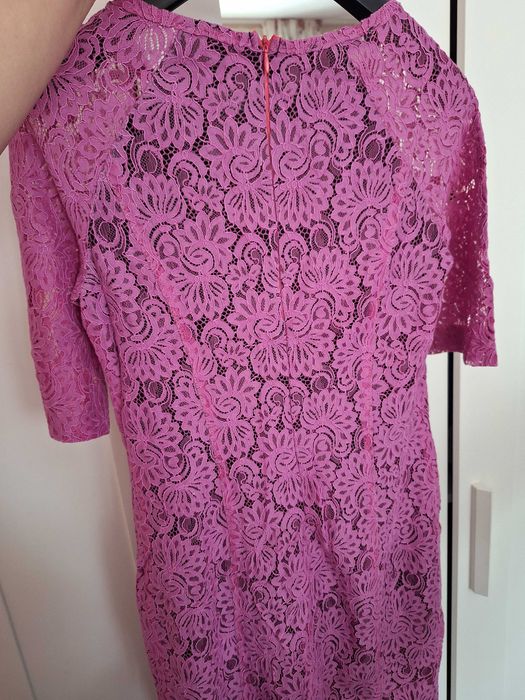 Нова дантелена розова рокля